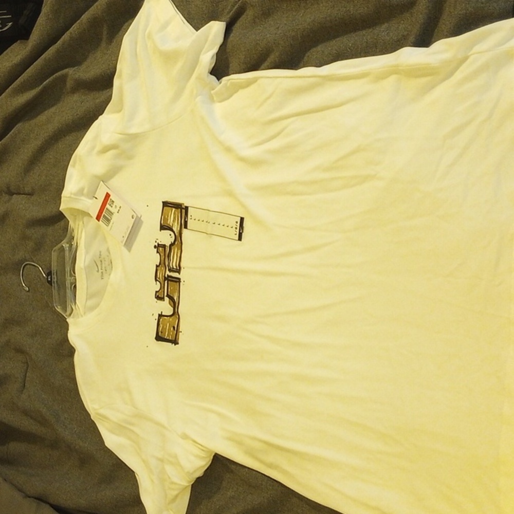 Men's Lebron T shirt